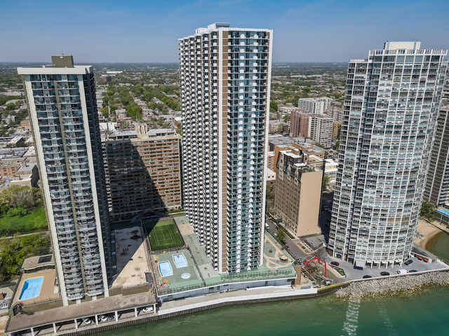 6033 North Sheridan Road Chicago IL 60660