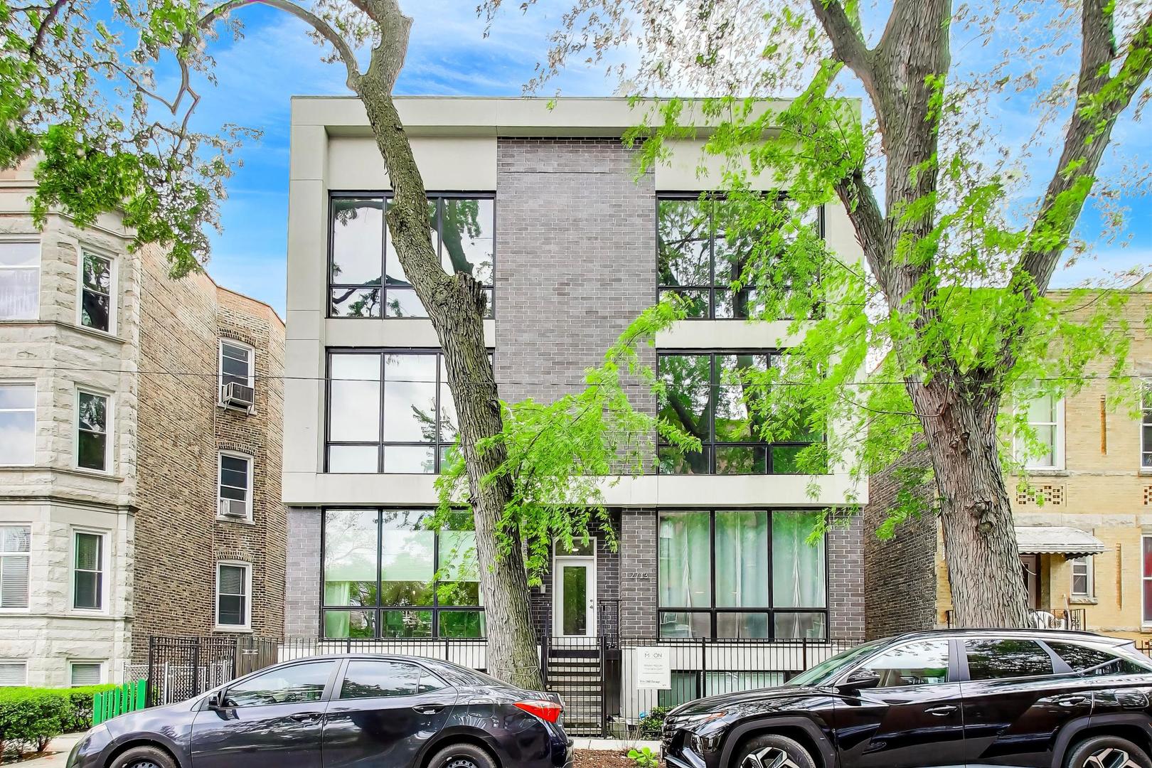 2733 West Hirsch Street Chicago IL 60622