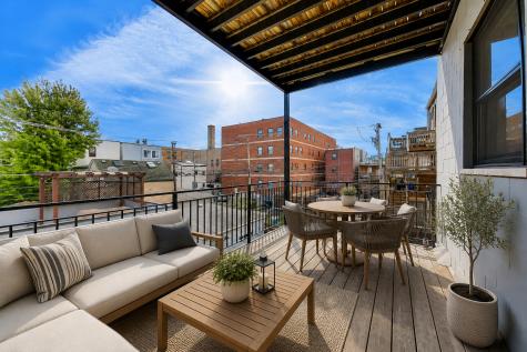 2733 West Hirsch Street Chicago IL 60622