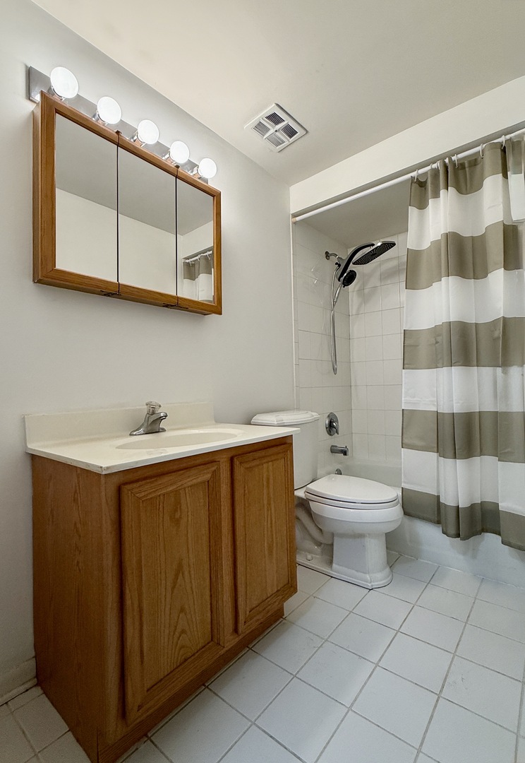 6447 South Narragansett Avenue Chicago IL 60638