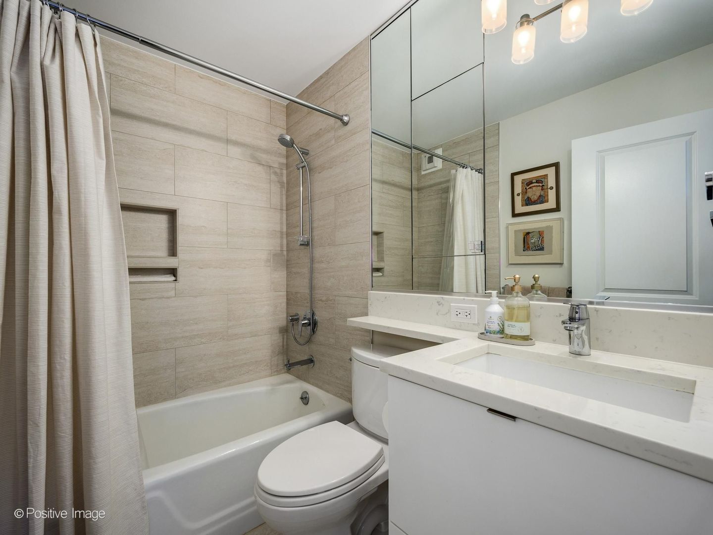 1310 North Ritchie Court Chicago IL 60610