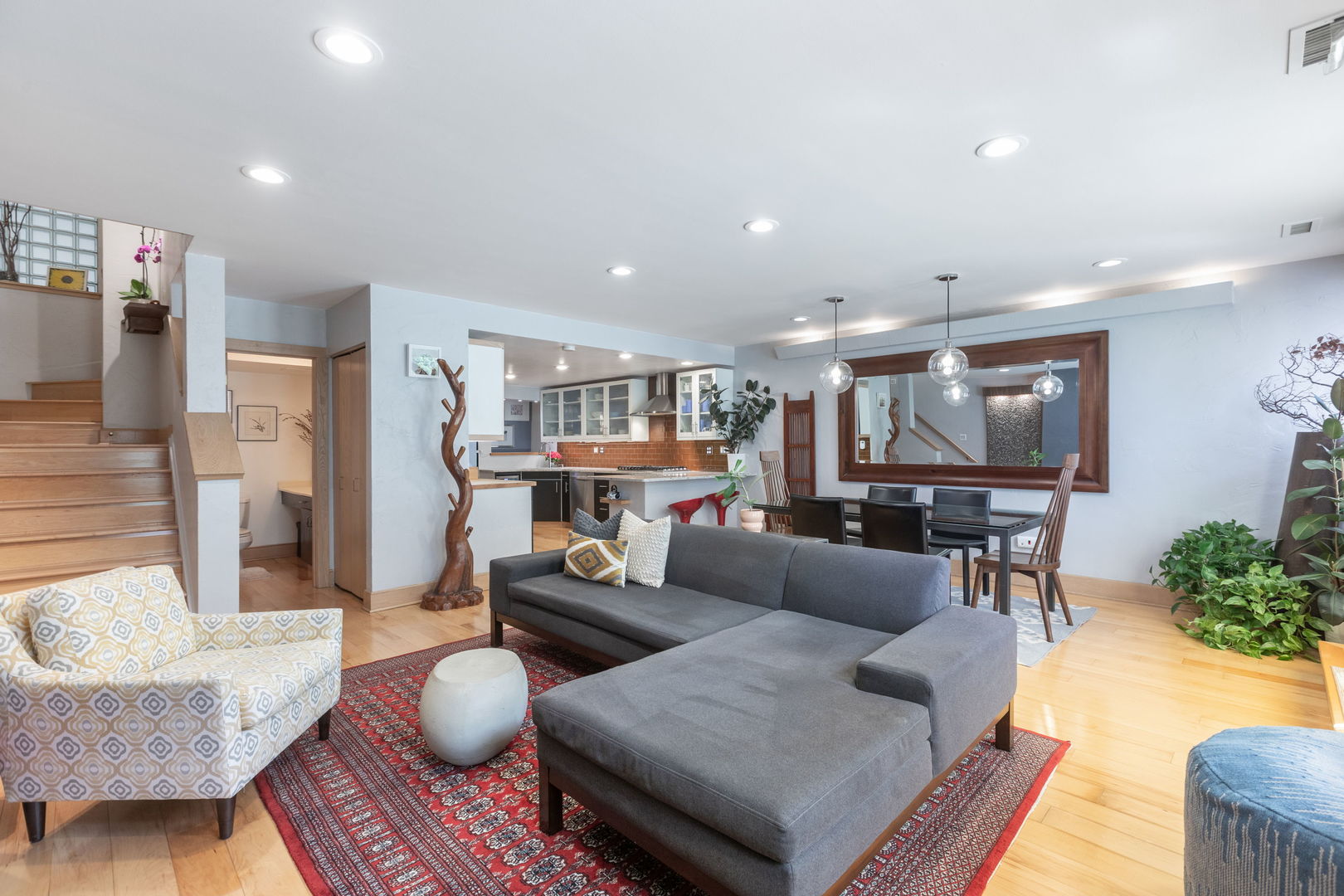 1660 North Hudson Avenue Chicago IL 60614
