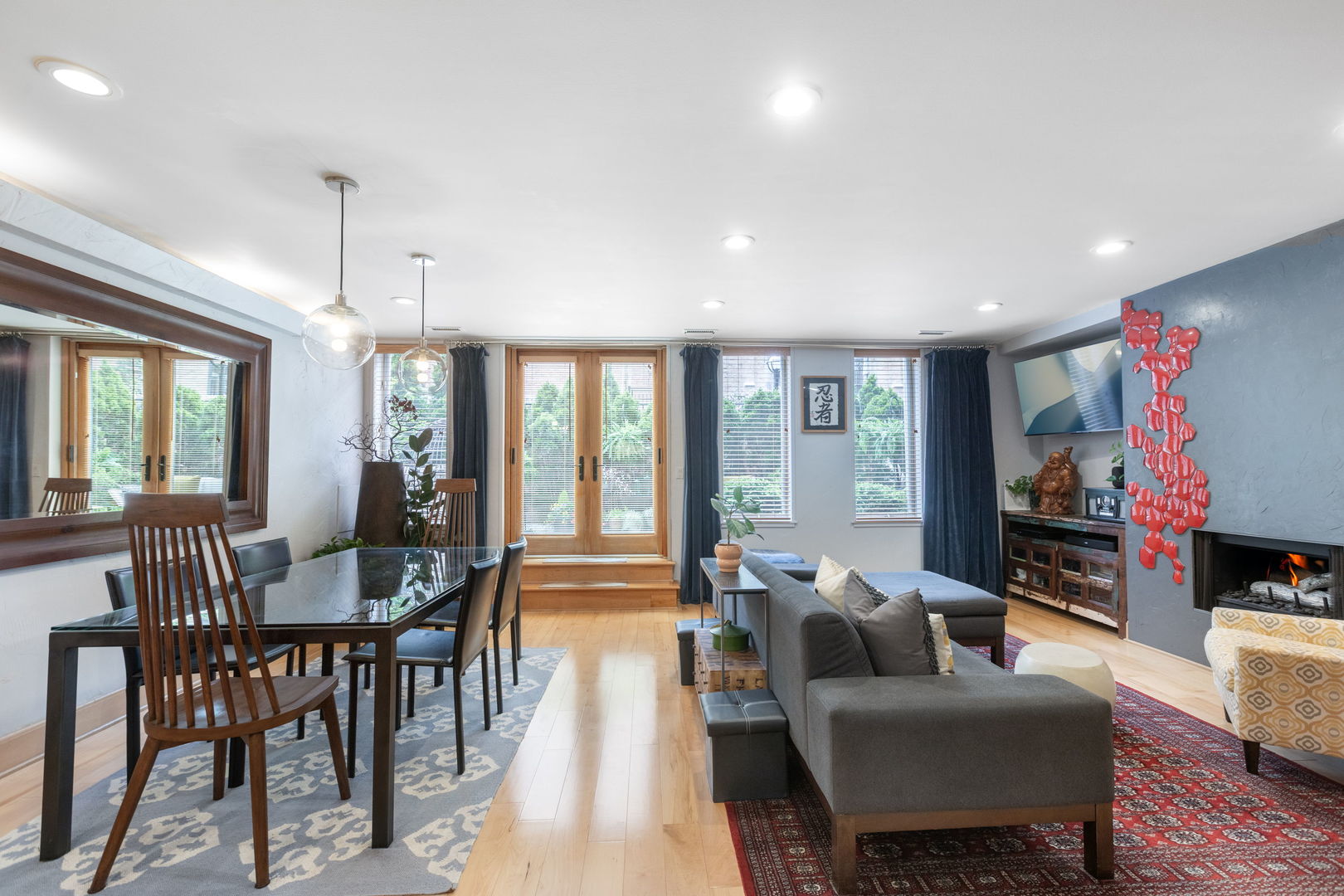 1660 North Hudson Avenue Chicago IL 60614