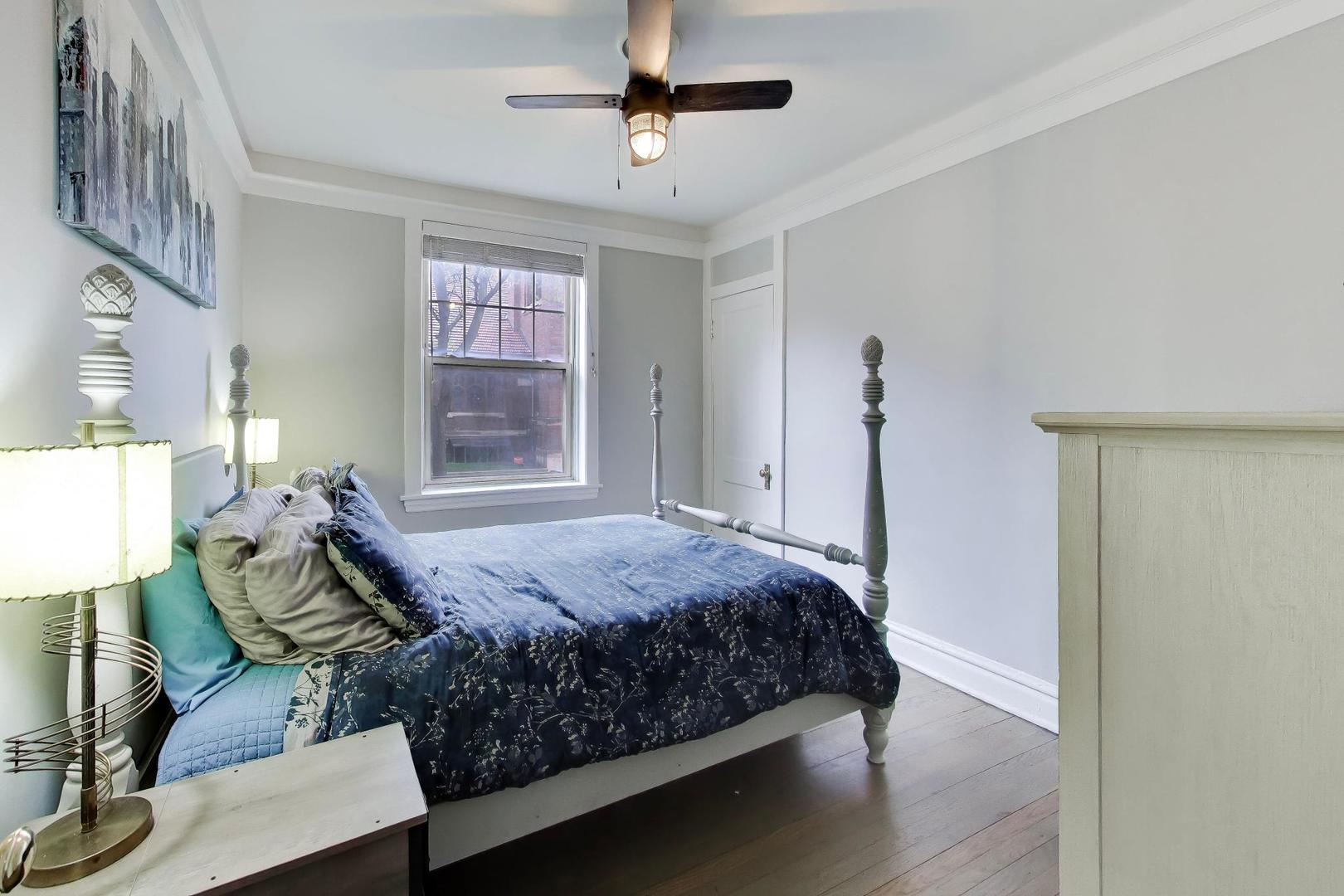 5924 North Magnolia Avenue Chicago IL 60660
