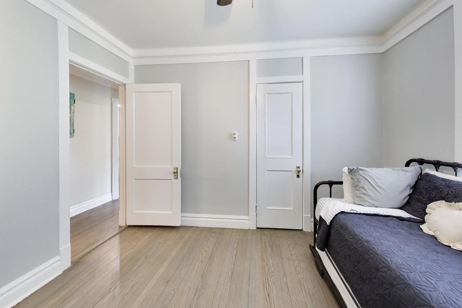 5924 North Magnolia Avenue Chicago IL 60660
