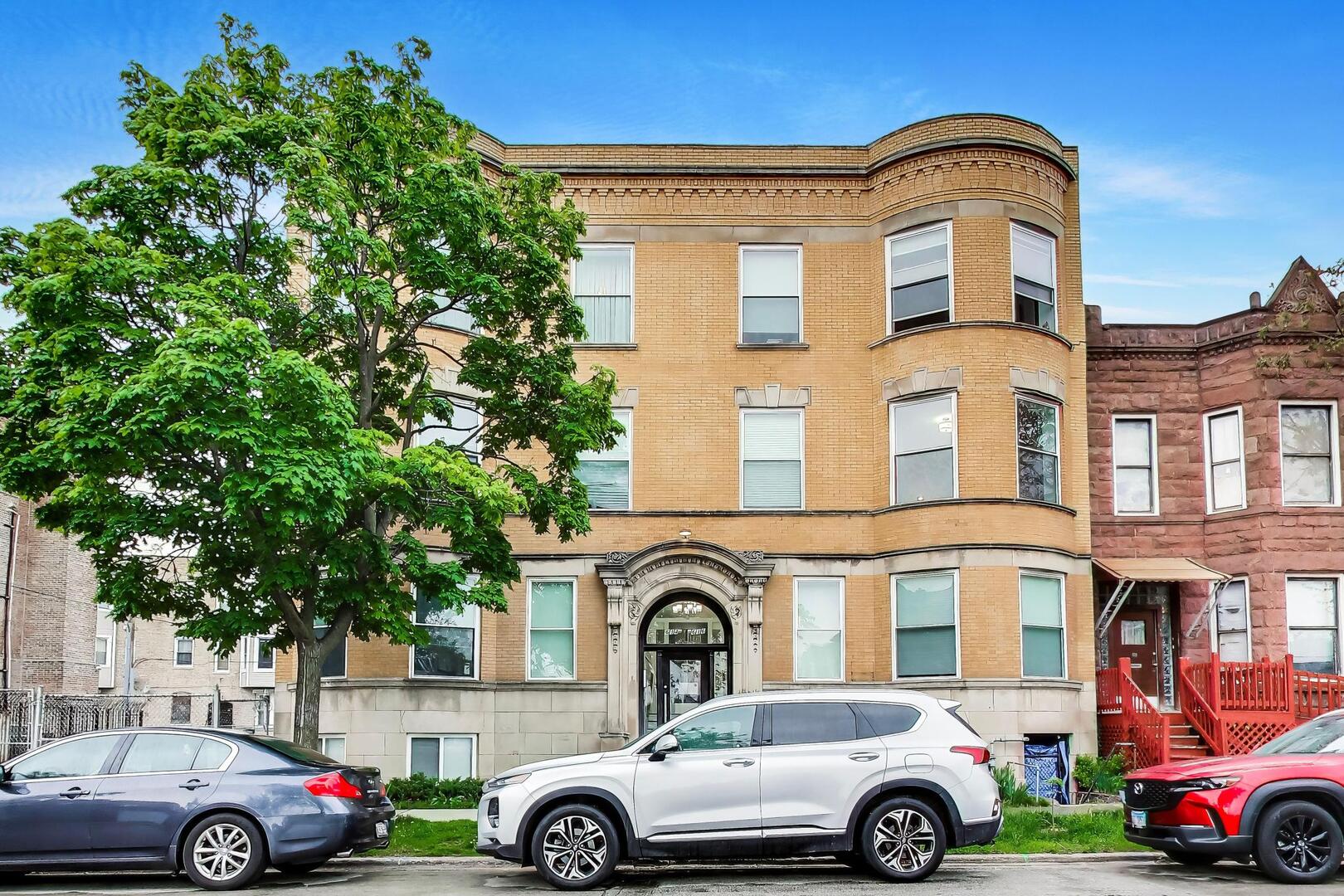 616 East 46th Street Chicago IL 60653