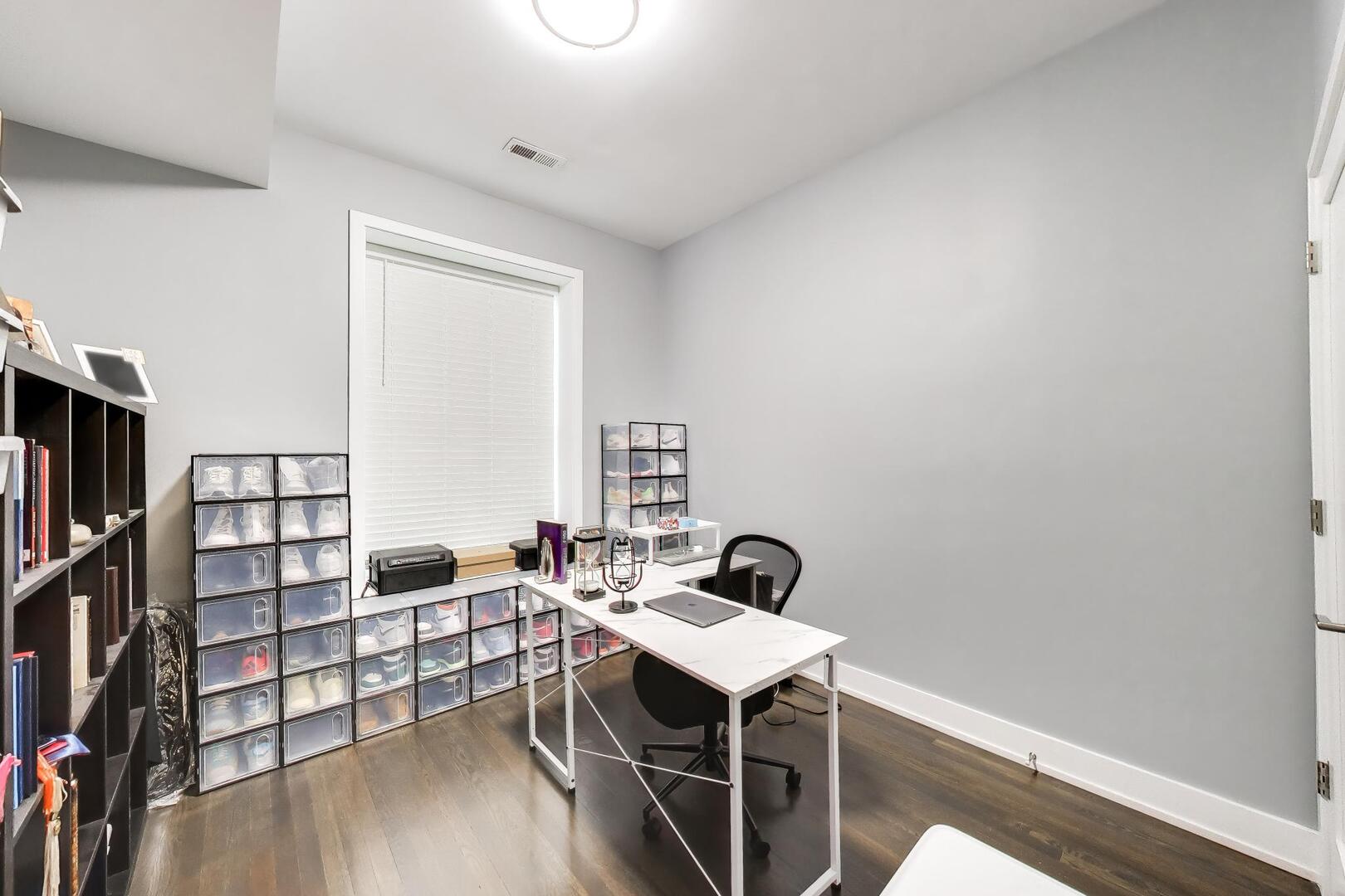 616 East 46th Street Chicago IL 60653