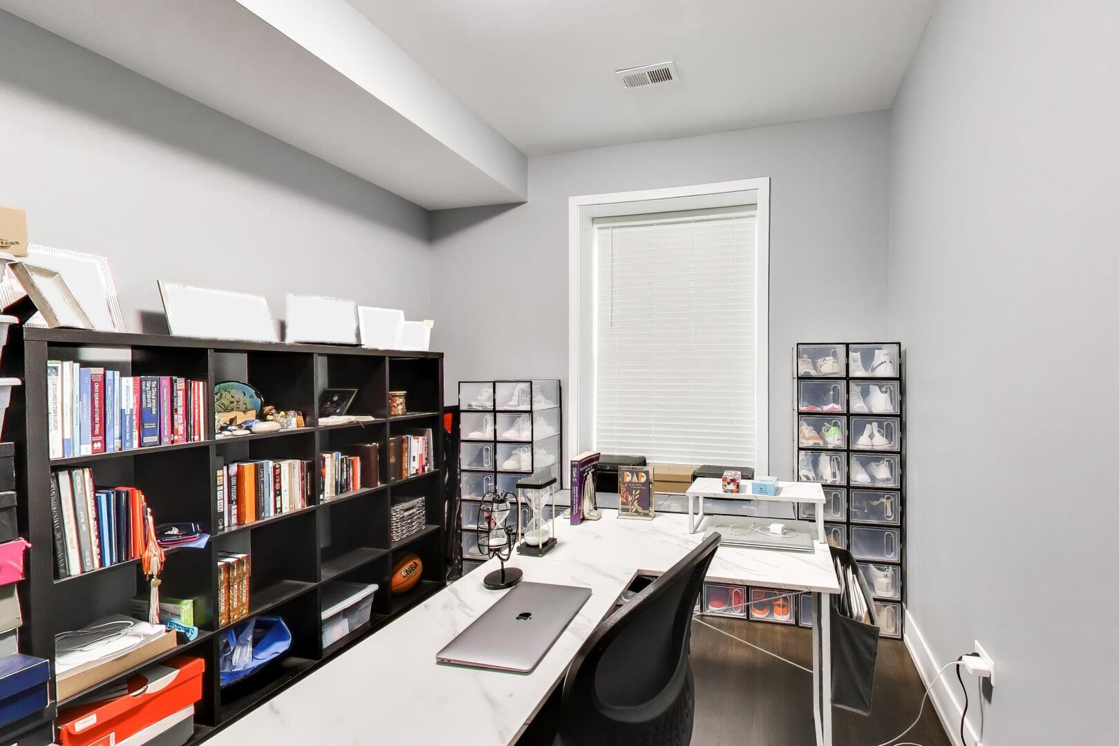 616 East 46th Street Chicago IL 60653