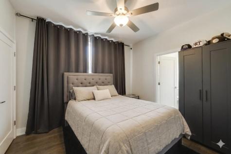 616 East 46th Street Chicago IL 60653