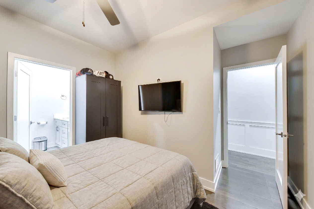 616 East 46th Street Chicago IL 60653