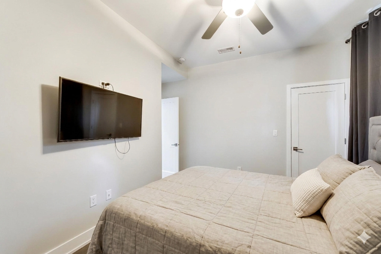 616 East 46th Street Chicago IL 60653