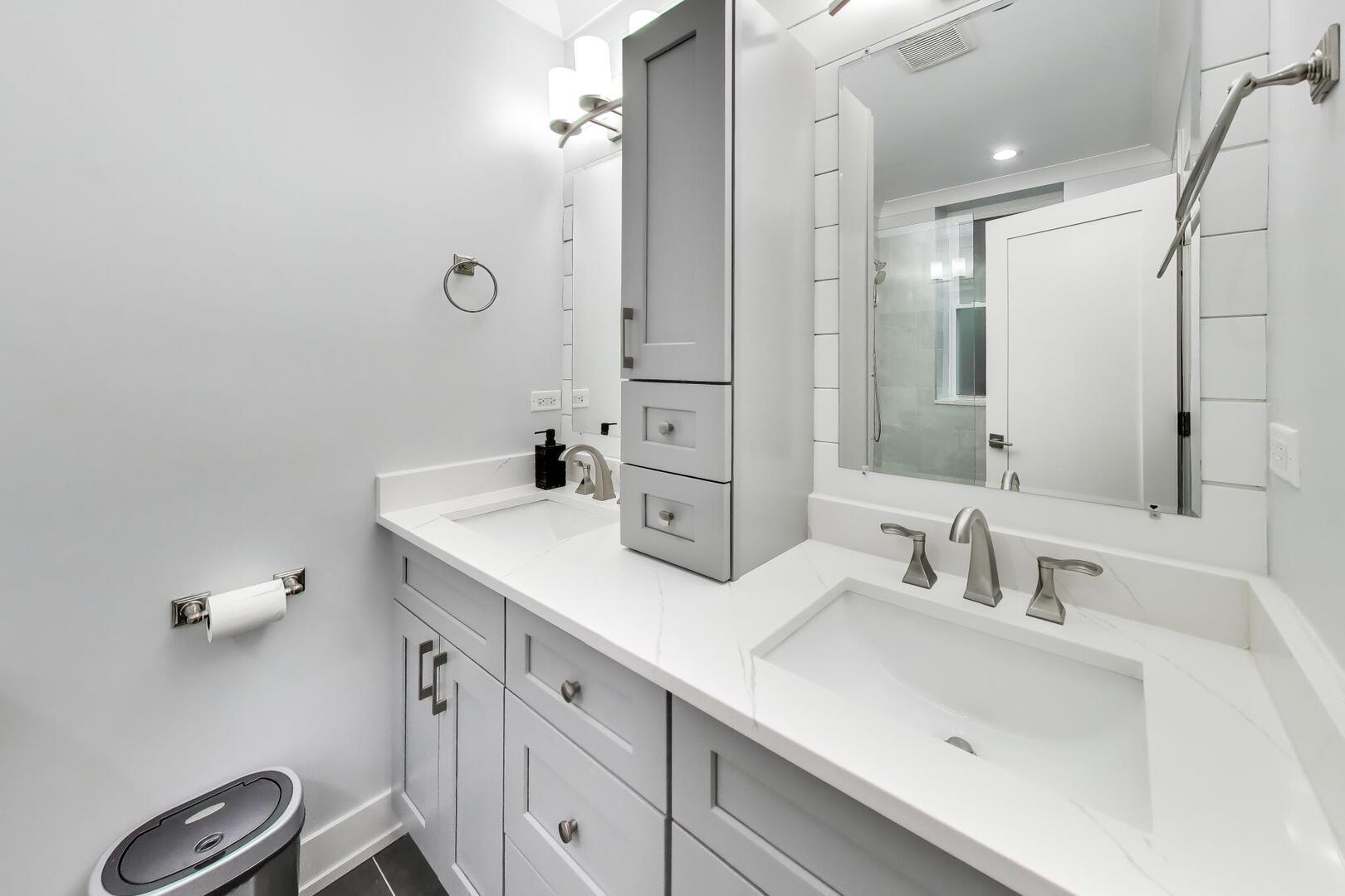 616 East 46th Street Chicago IL 60653