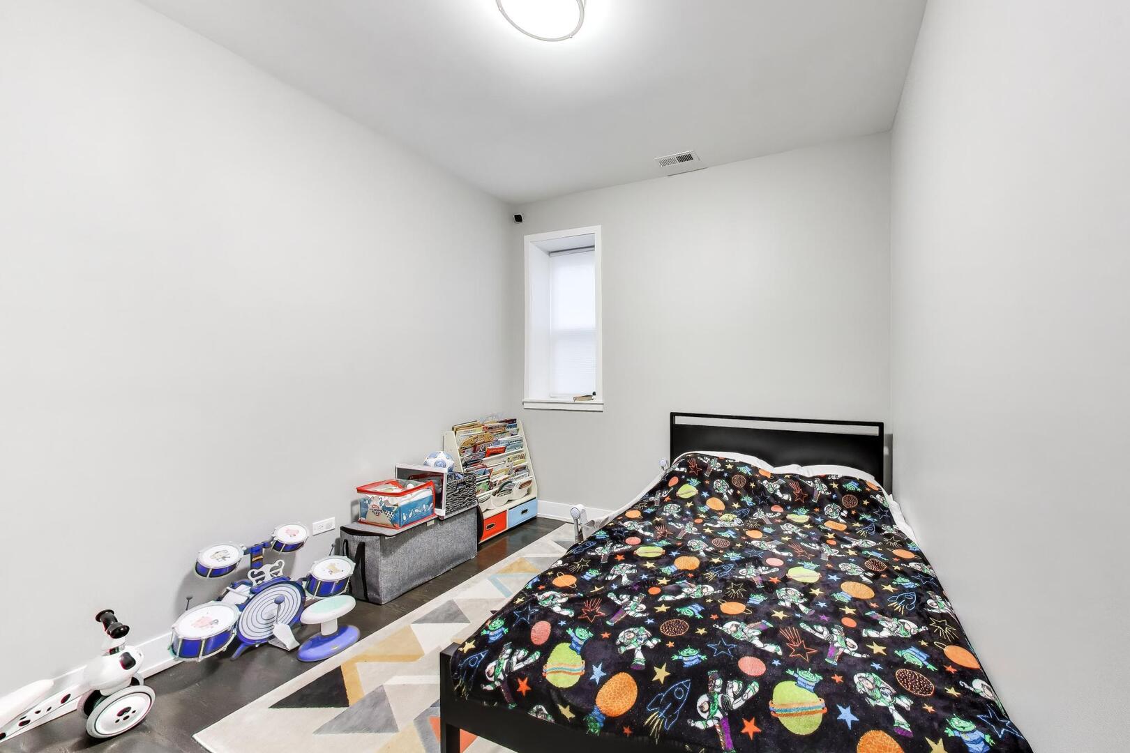 616 East 46th Street Chicago IL 60653