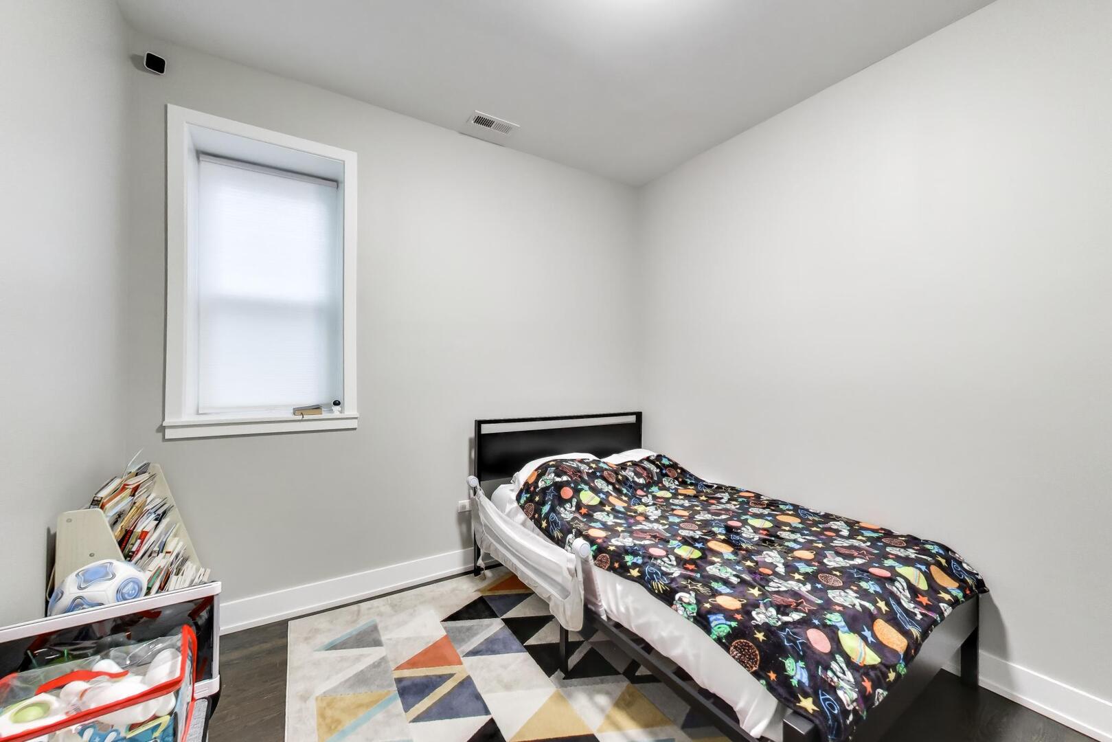 616 East 46th Street Chicago IL 60653