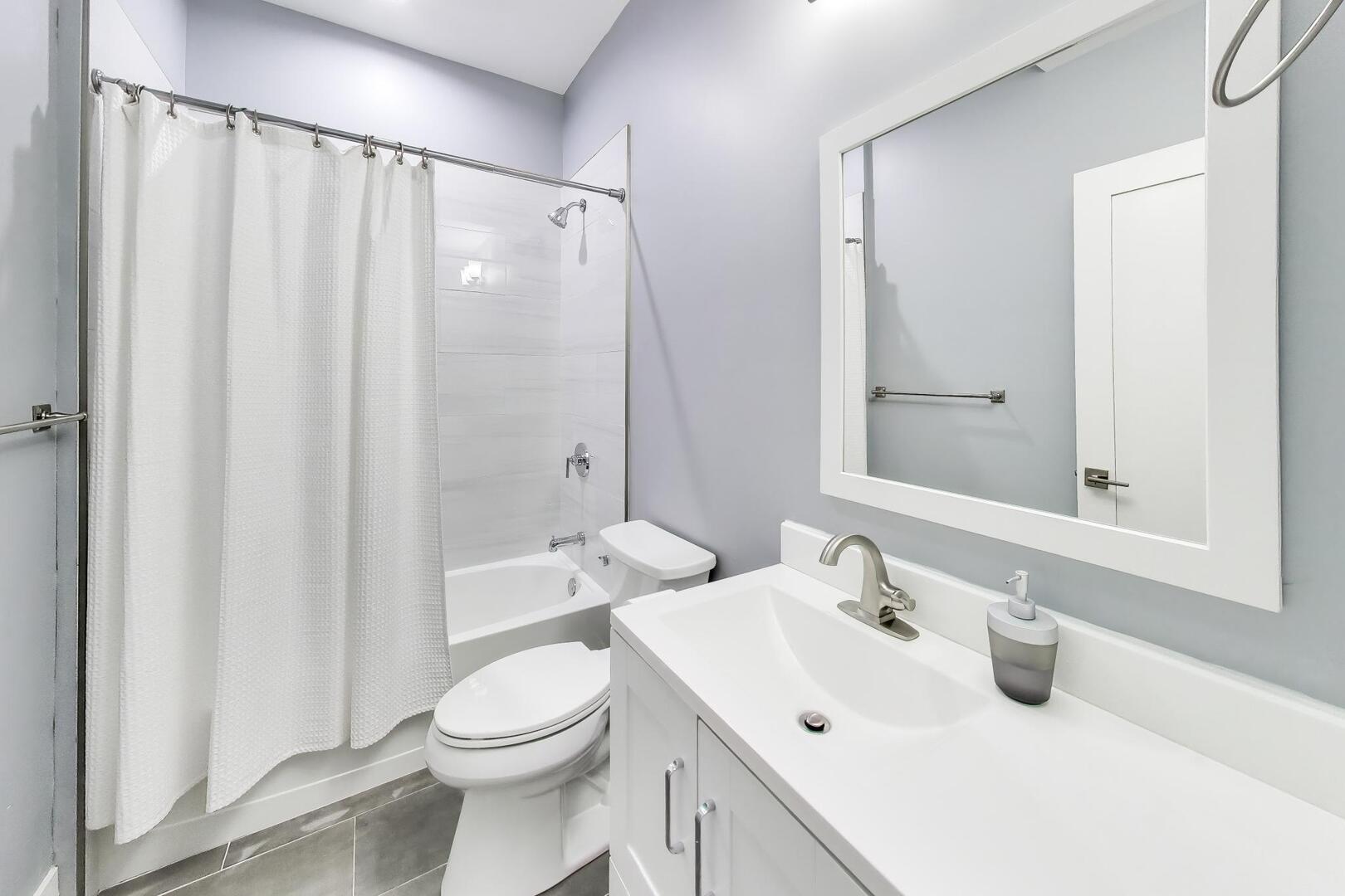 616 East 46th Street Chicago IL 60653