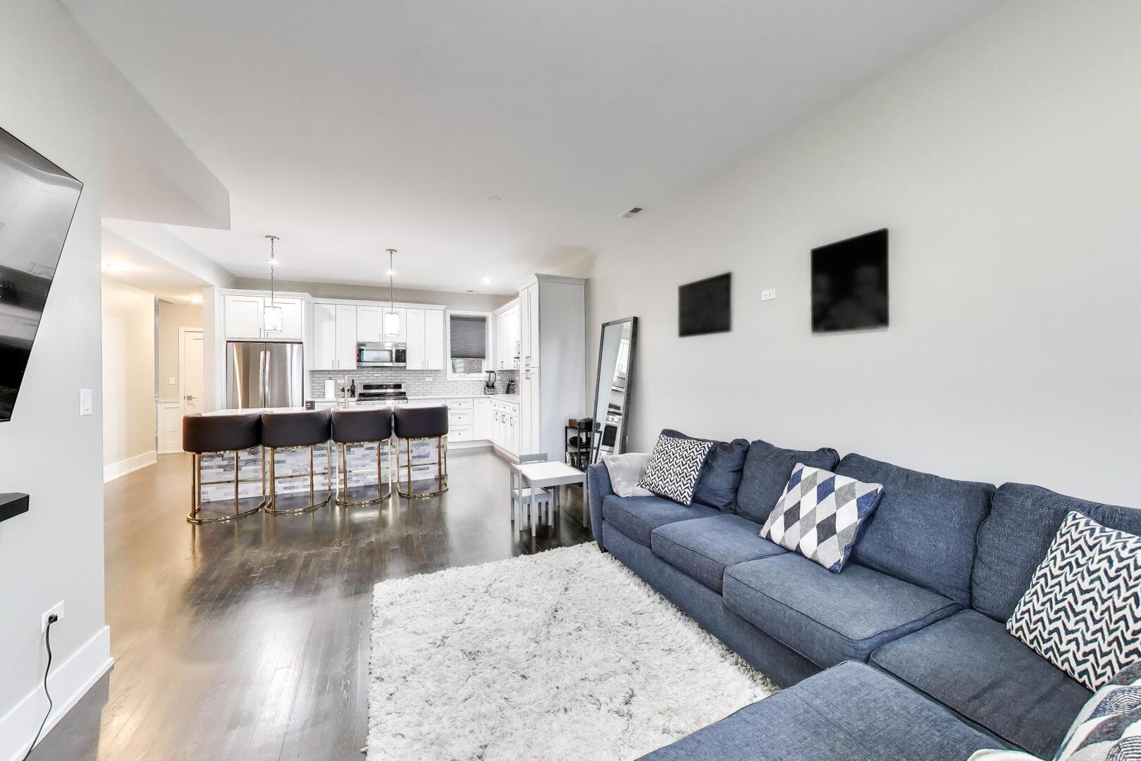616 East 46th Street Chicago IL 60653