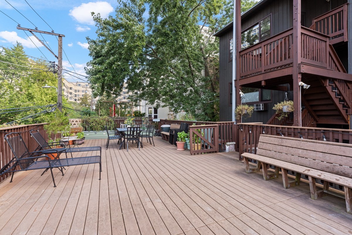922 West Carmen Avenue Chicago IL 60640