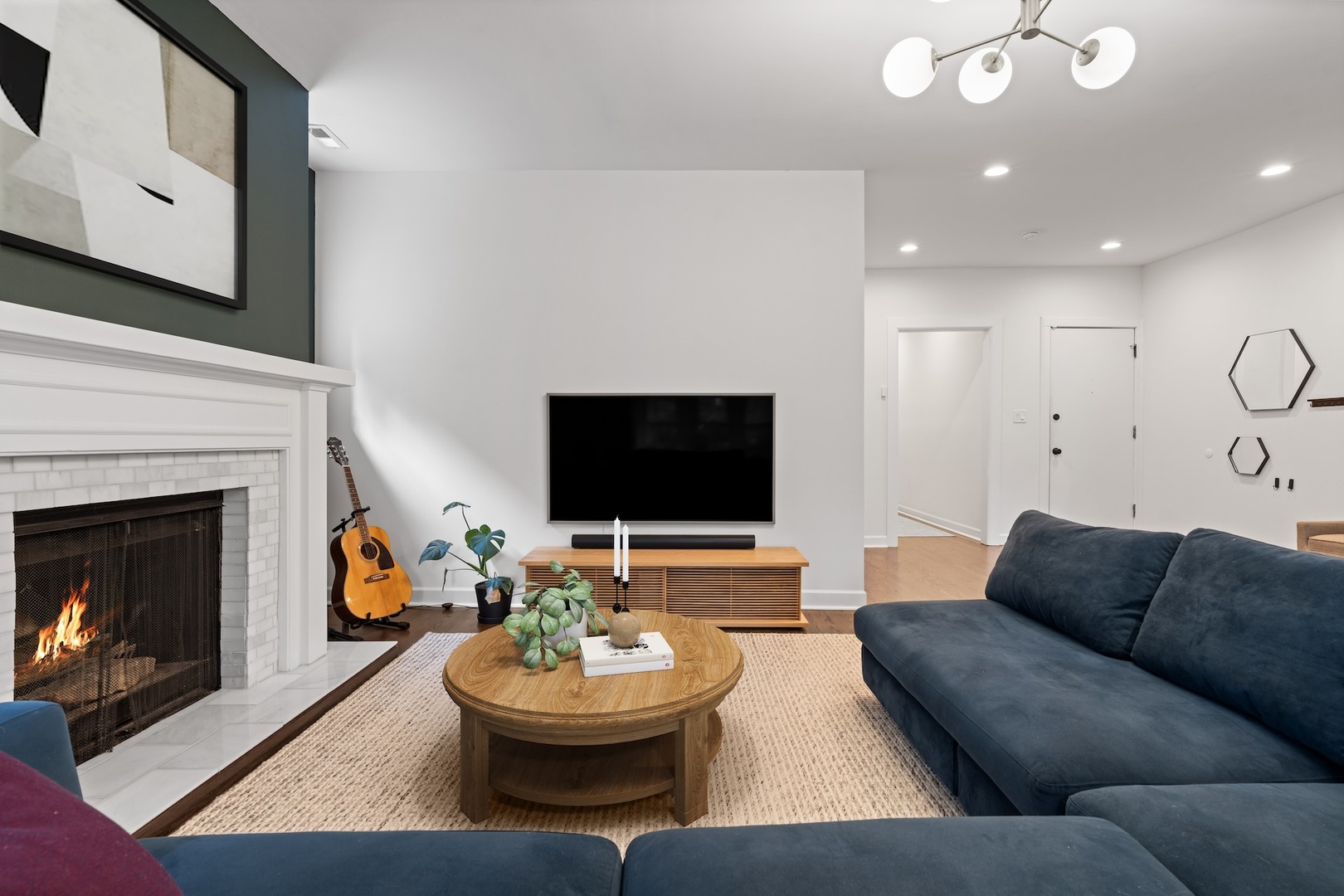 922 West Carmen Avenue Chicago IL 60640