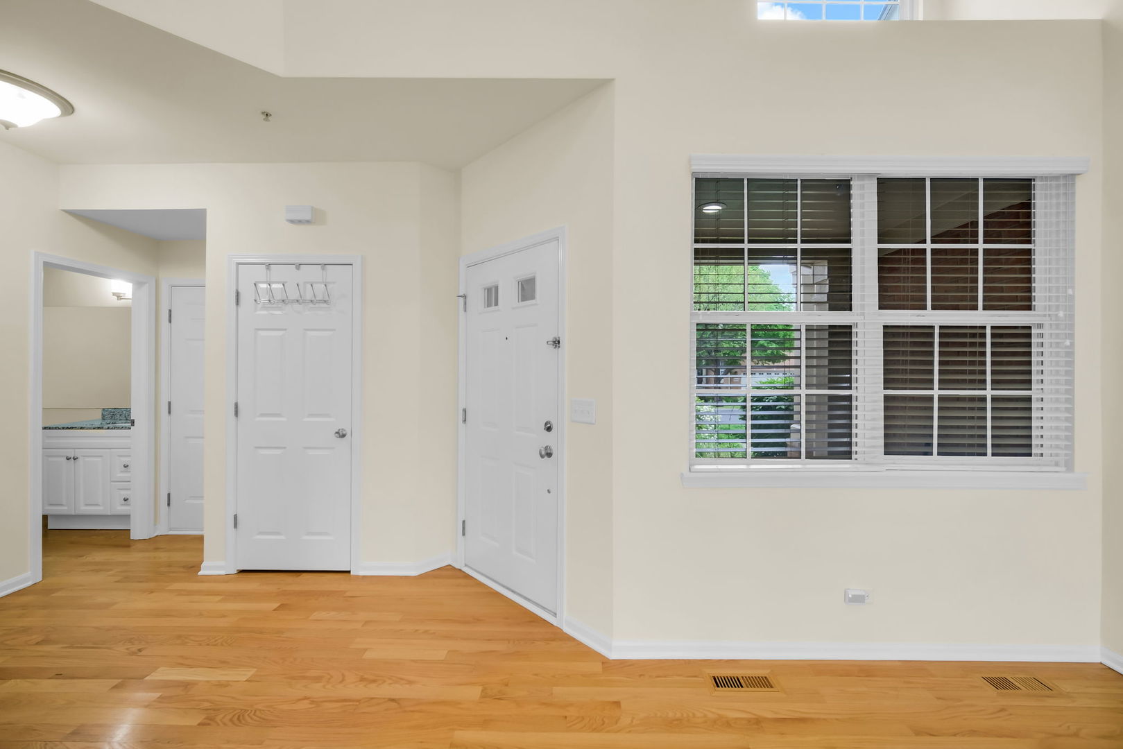 1028 Orchard Pond Court Lake Zurich IL 60047