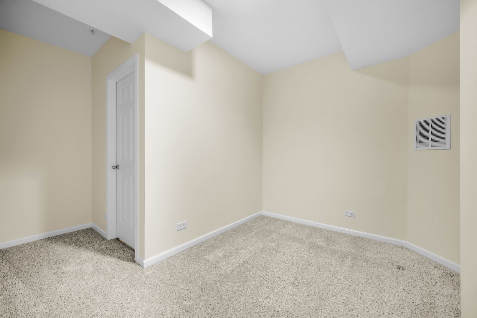 1028 Orchard Pond Court Lake Zurich IL 60047