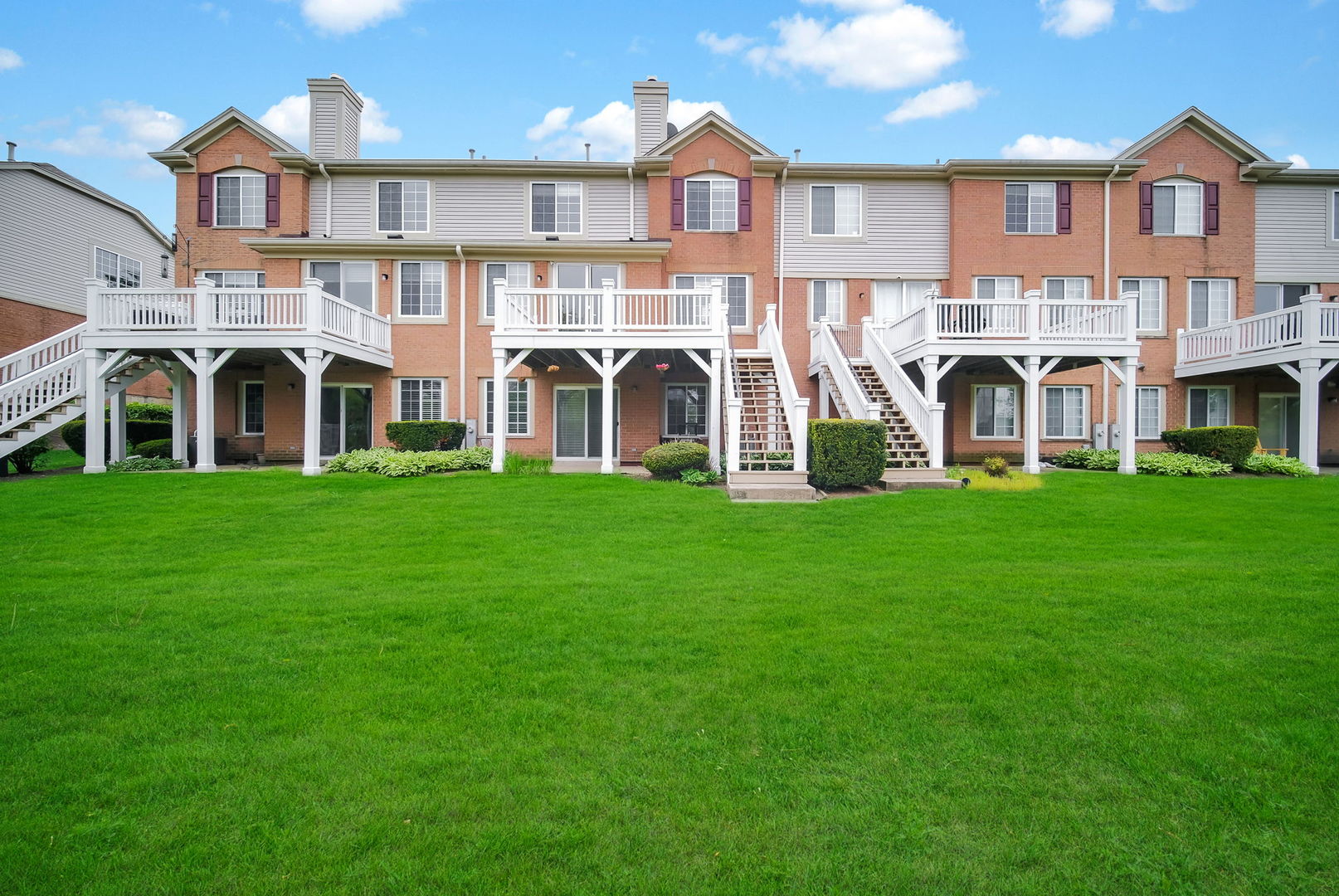 1028 Orchard Pond Court Lake Zurich IL 60047