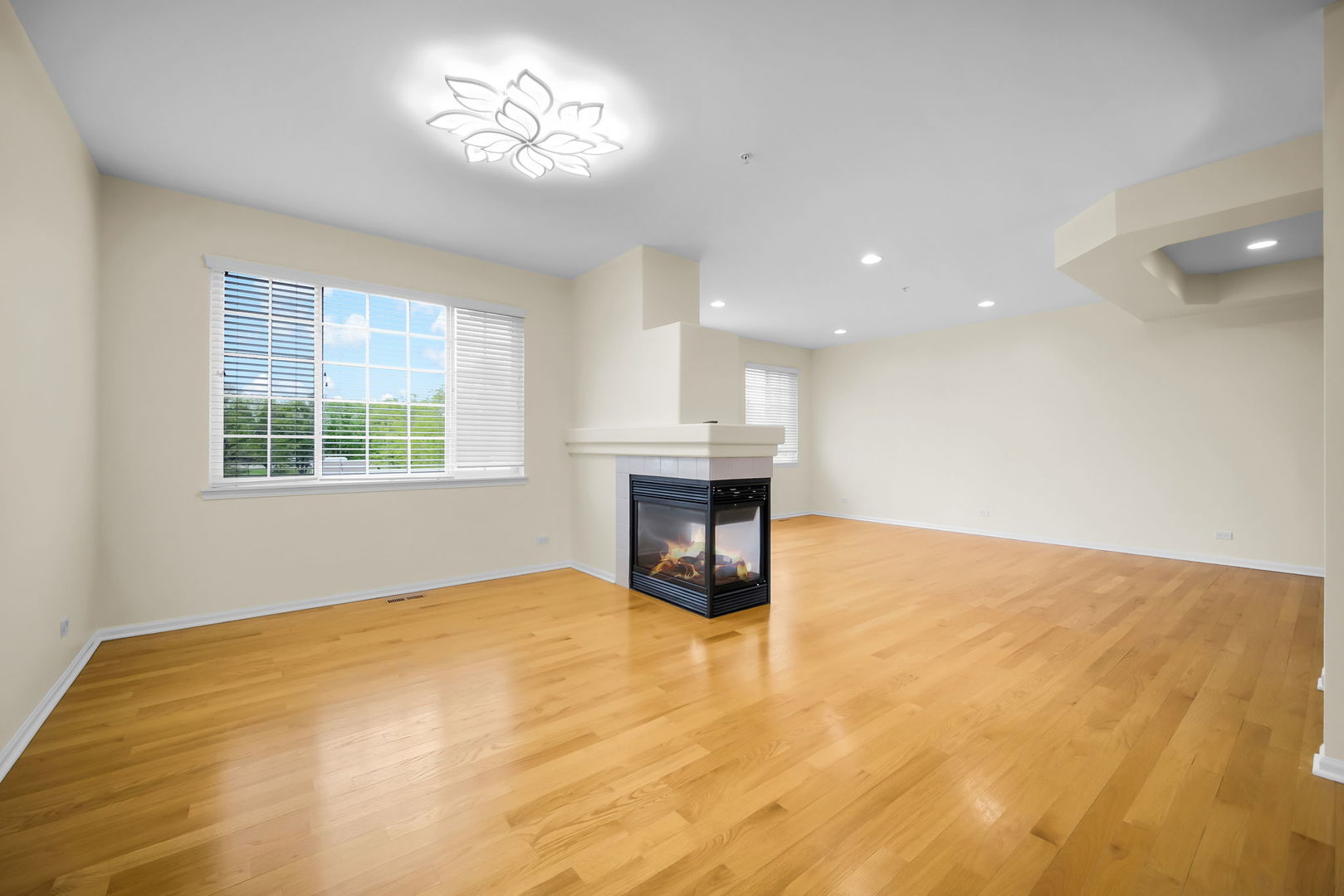 1028 Orchard Pond Court Lake Zurich IL 60047