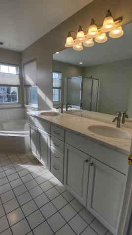 17056 West Cunningham Court Libertyville IL 60048