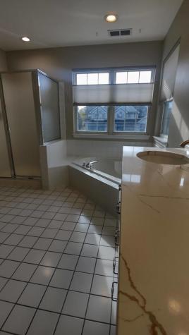 17056 West Cunningham Court Libertyville IL 60048