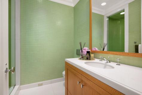 800 North Michigan Avenue Chicago IL 60611
