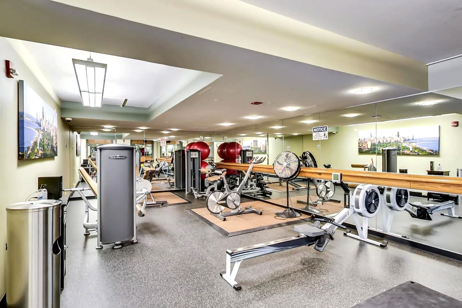 345 North La Salle Drive Chicago IL 60654