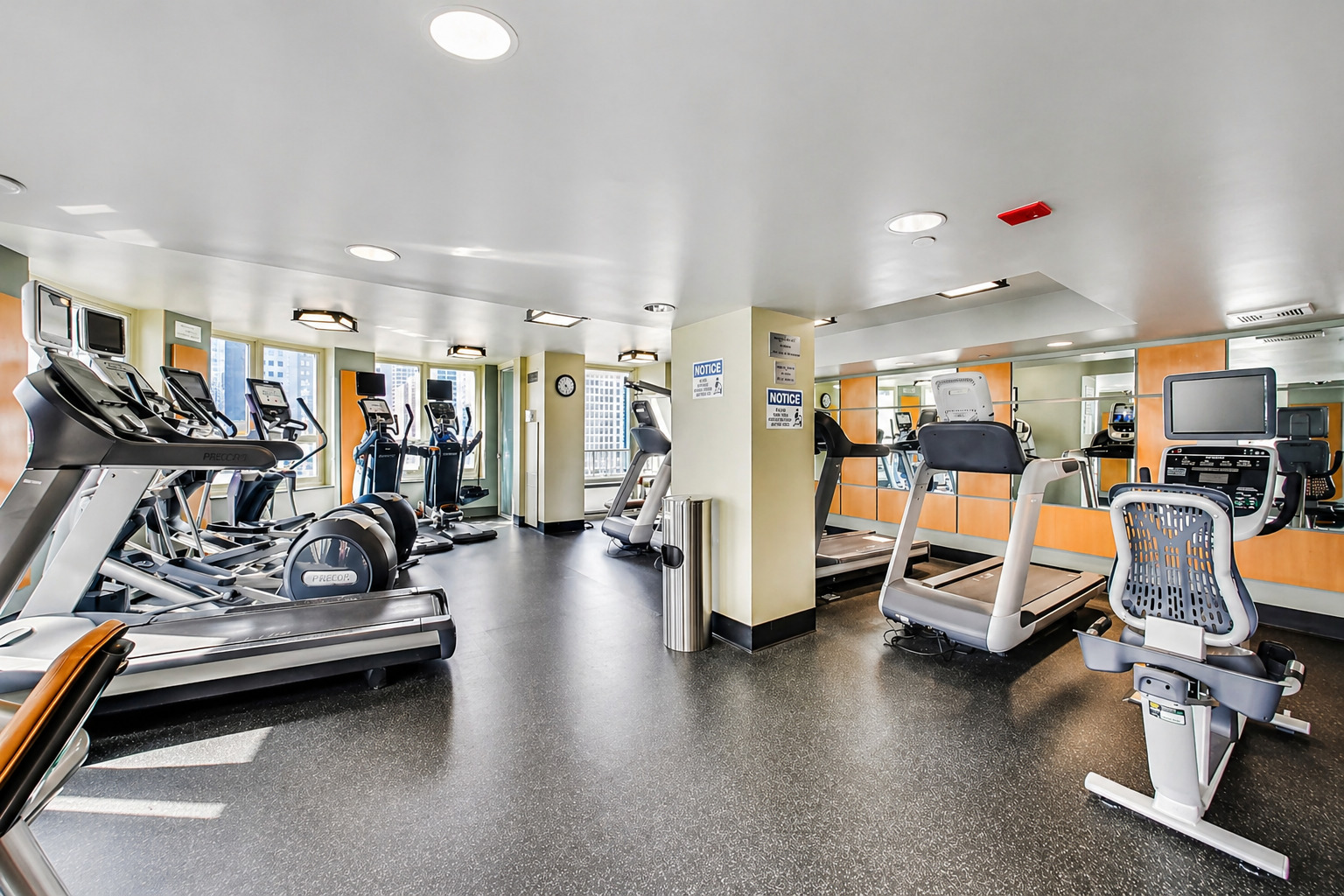345 North La Salle Drive Chicago IL 60654