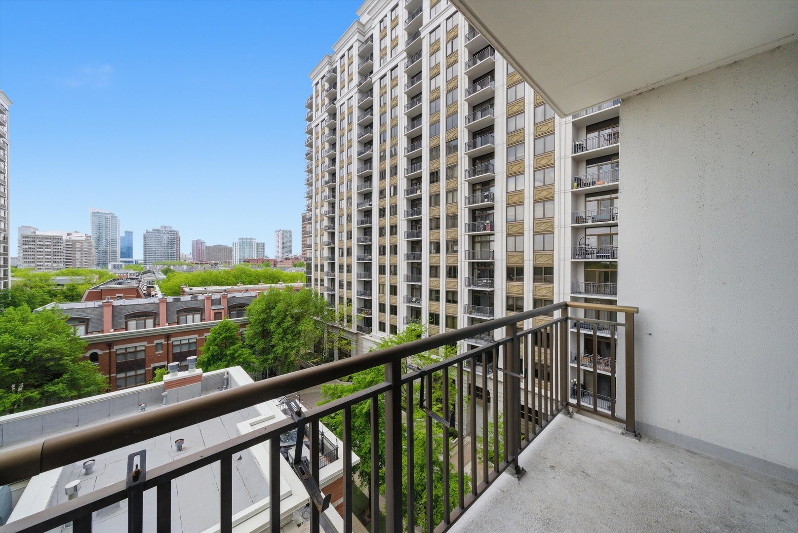233 East 13th Street Chicago IL 60605