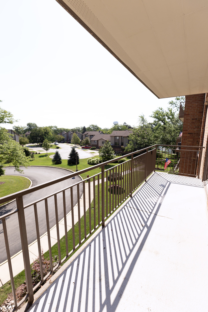 701 Lake Hinsdale Drive Willowbrook IL 60527