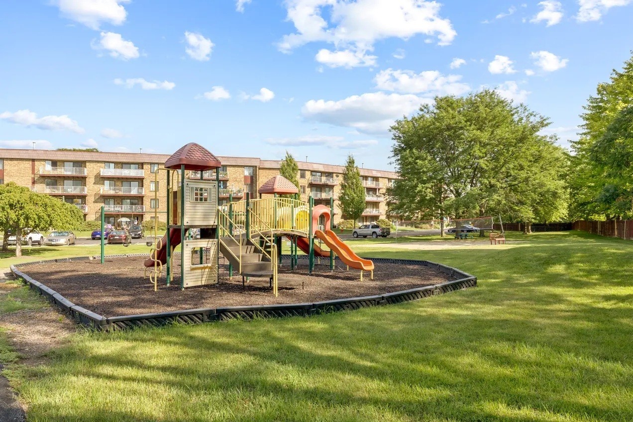 5400 Astor Lane Rolling Meadows IL 60008
