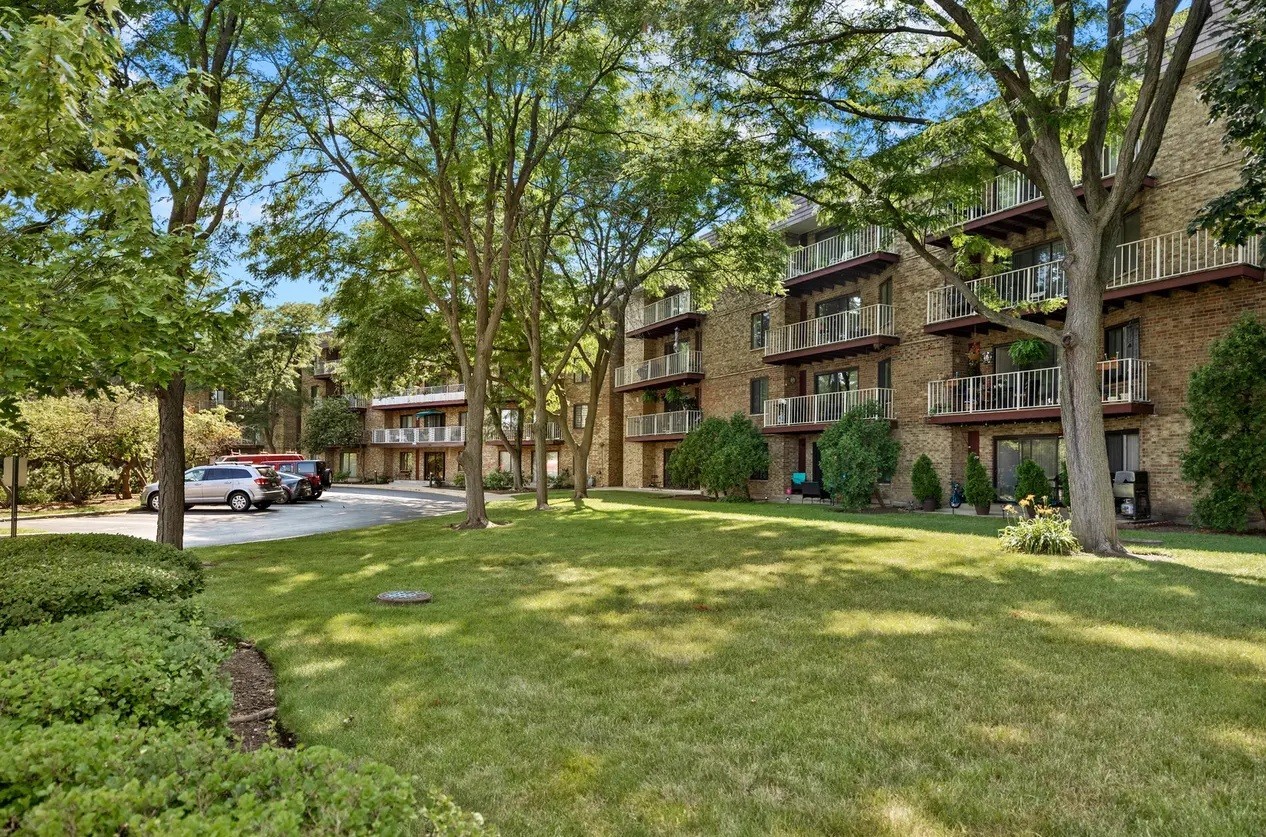 5400 Astor Lane Rolling Meadows IL 60008