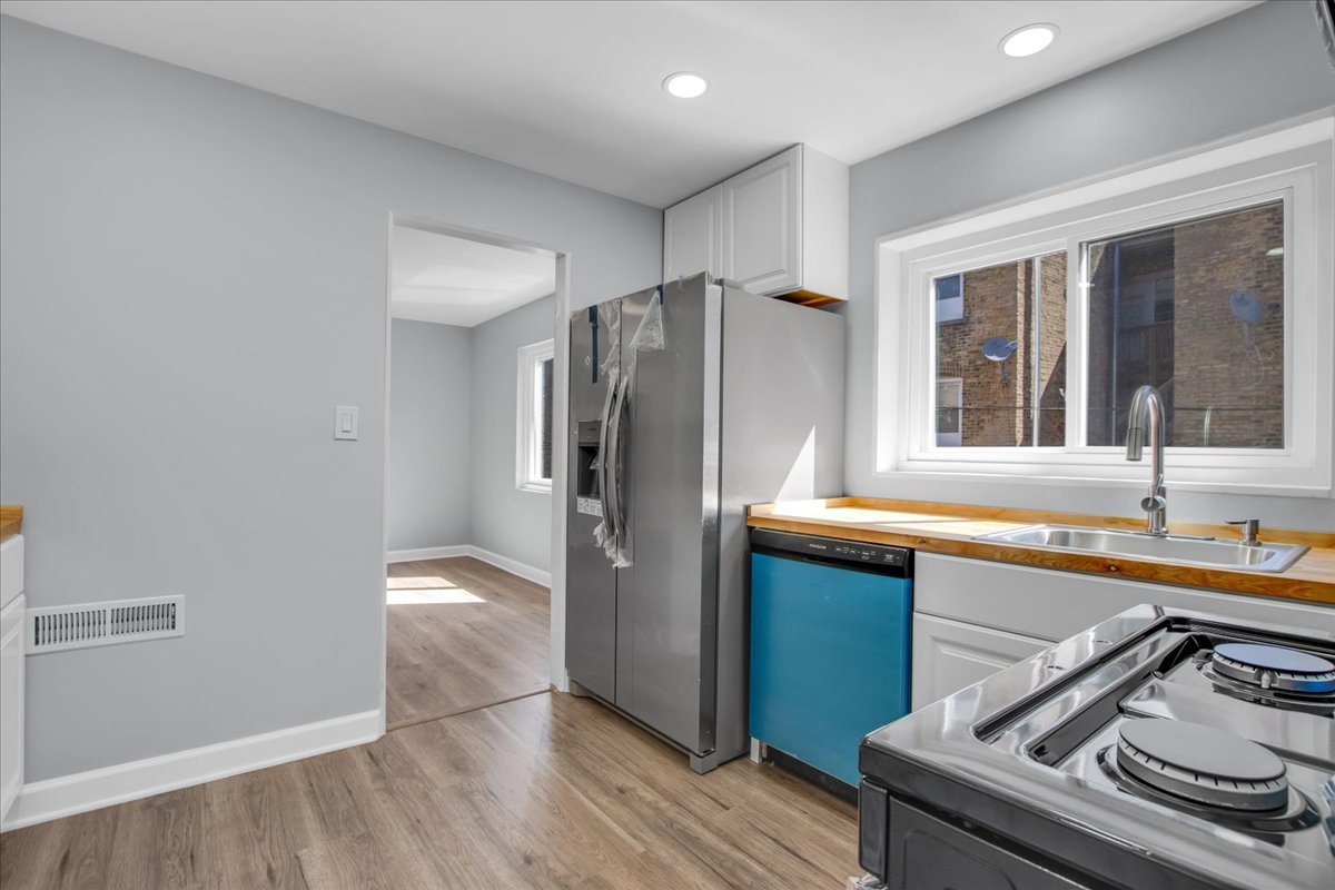 7351 North Ridge Boulevard Chicago IL 60645