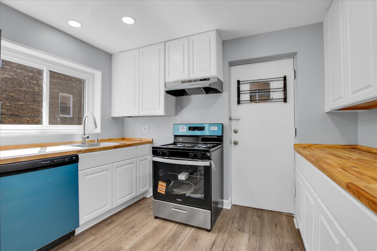 7351 North Ridge Boulevard Chicago IL 60645