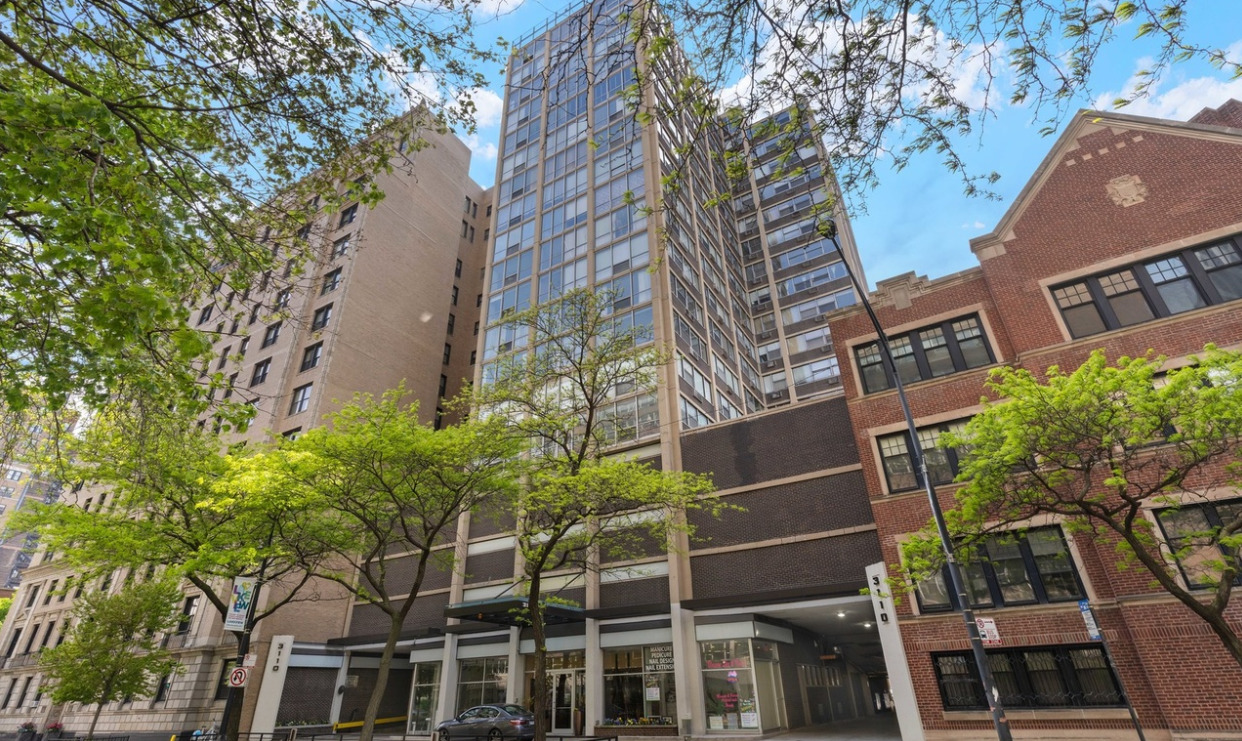3110 North Sheridan Road Chicago IL 60657