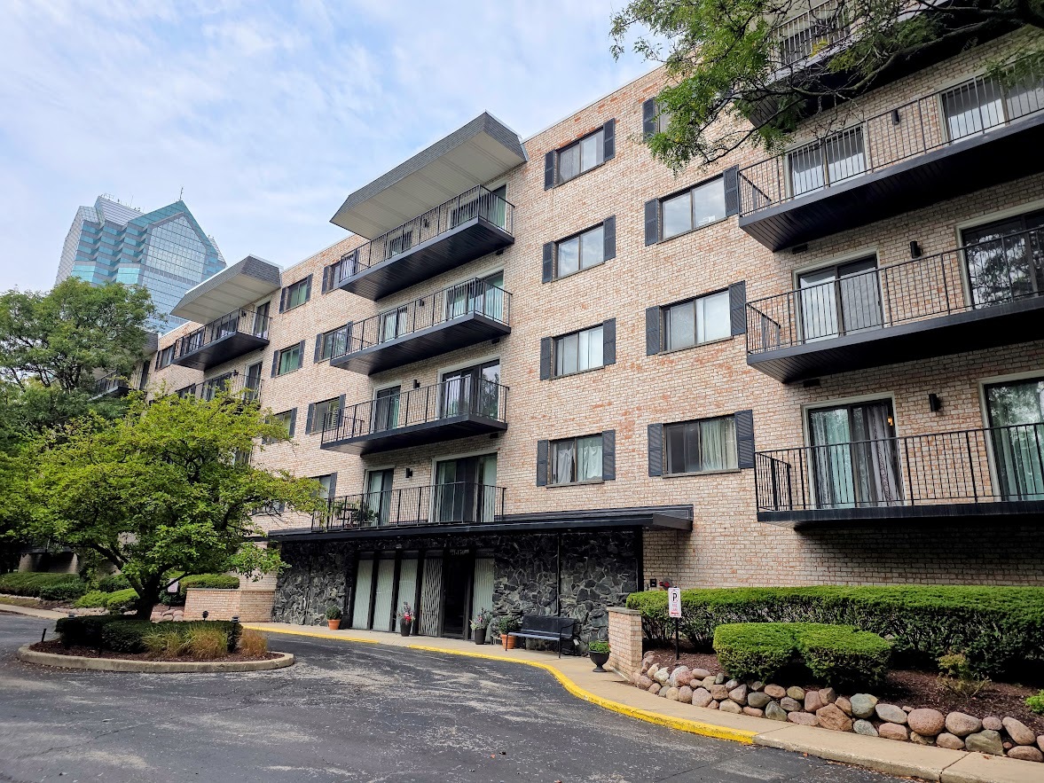 1S150 Spring Road Oakbrook Terrace IL 60181