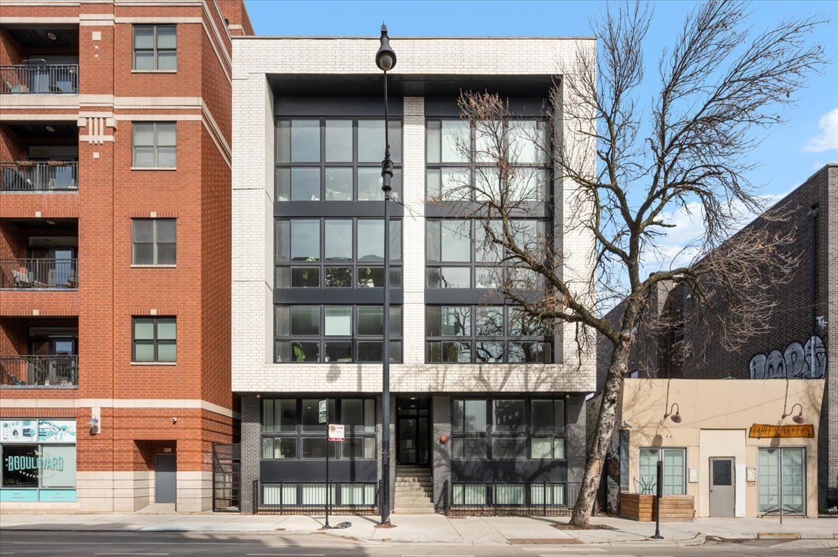 2730 West Armitage Avenue Chicago IL 60647