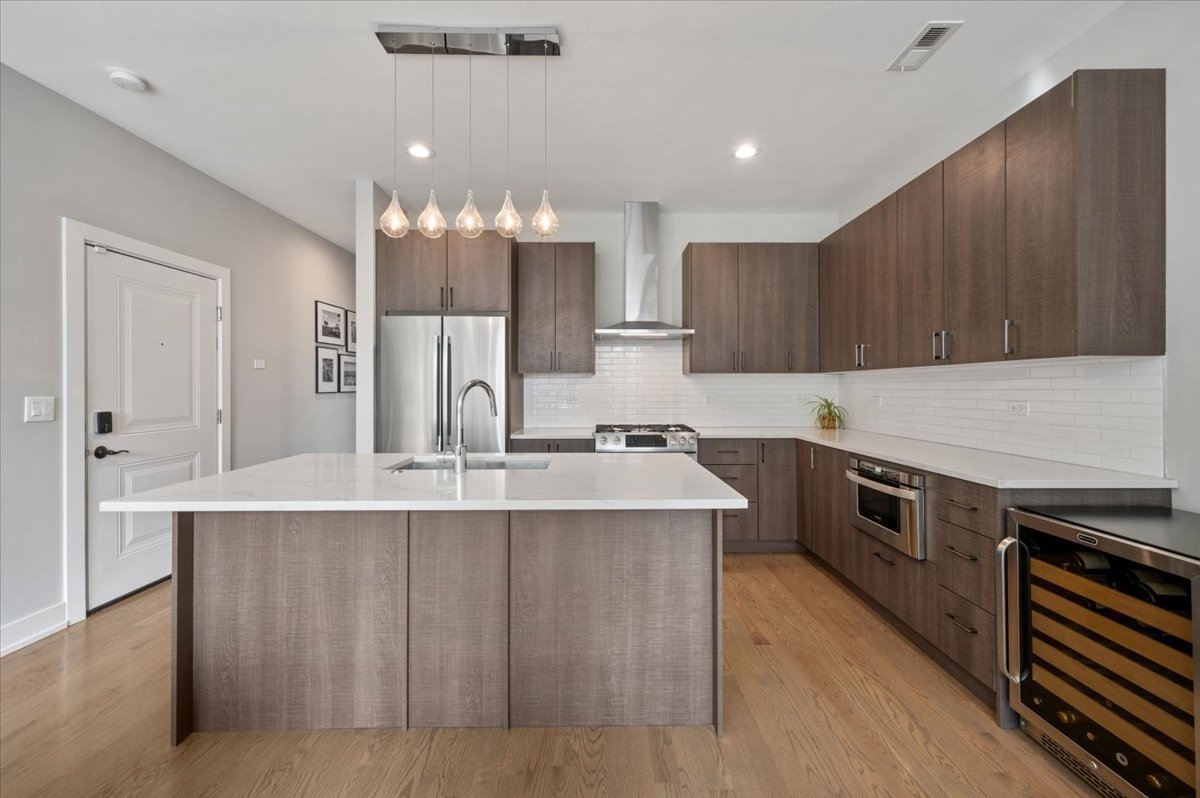 2730 West Armitage Avenue Chicago IL 60647