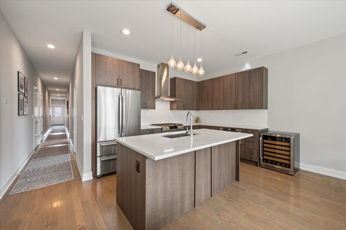 2730 West Armitage Avenue Chicago IL 60647
