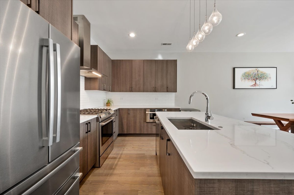 2730 West Armitage Avenue Chicago IL 60647
