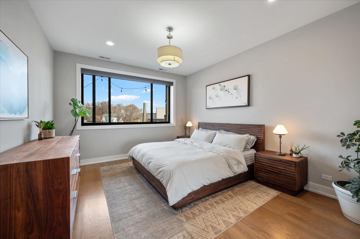 2730 West Armitage Avenue Chicago IL 60647