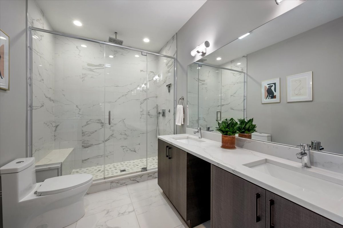 2730 West Armitage Avenue Chicago IL 60647