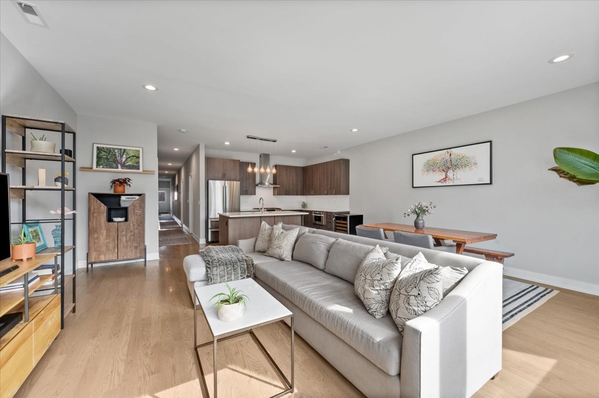 2730 West Armitage Avenue Chicago IL 60647
