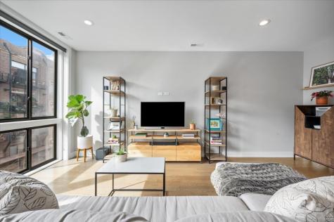 2730 West Armitage Avenue Chicago IL 60647