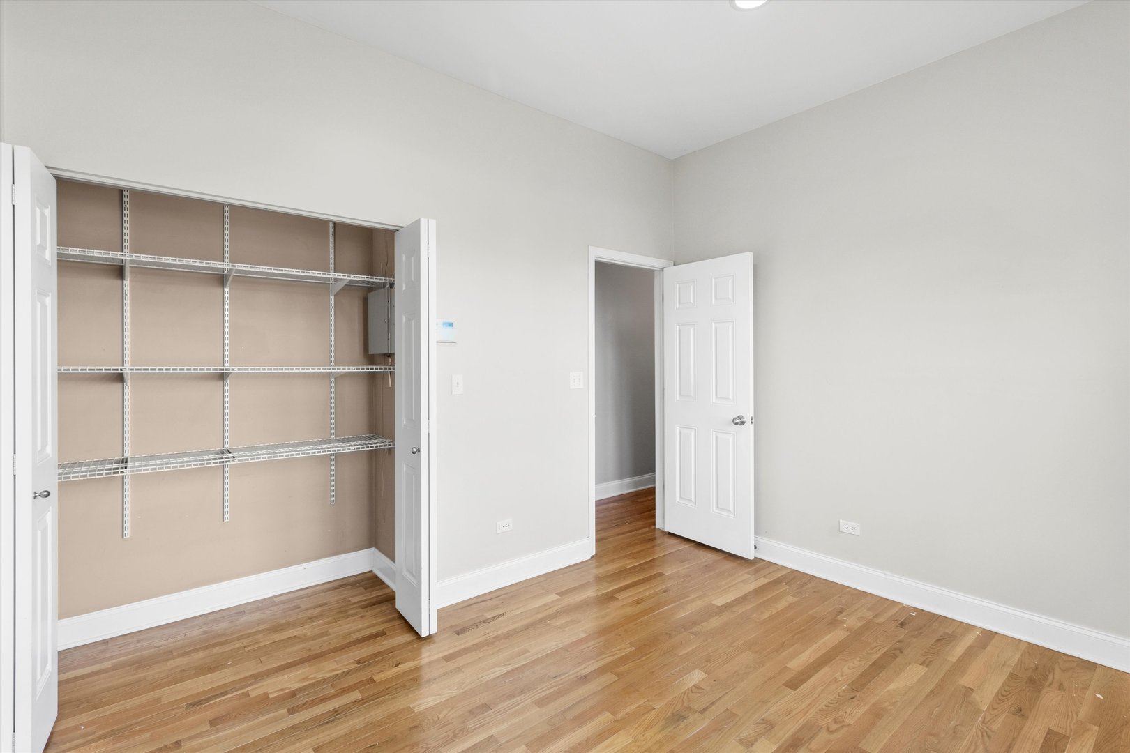 512 East Oakwood Boulevard Chicago IL 60653
