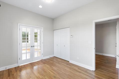 512 East Oakwood Boulevard Chicago IL 60653