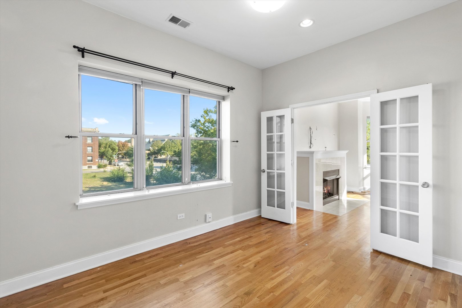 512 East Oakwood Boulevard Chicago IL 60653